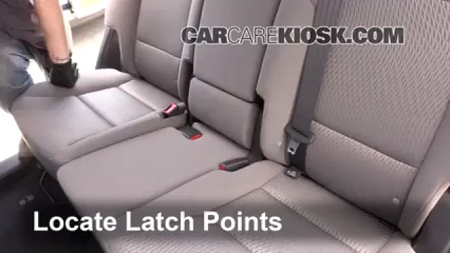 2017 Hyundai Santa Fe SE 3.3L V6 Car Seats Install